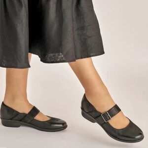 Dansko Mary Jane Flats Size 36